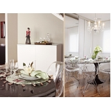 Mesas e Cadeiras em Acrílico