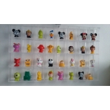 onde encontro expositores em acrílico para miniaturas Goiânia