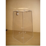 urna acrílico piramide Rio Branco